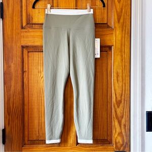 NWT Athleta Transcend Tipped 7/8 Tight Leggings Green w/ Trim Women’s Size S